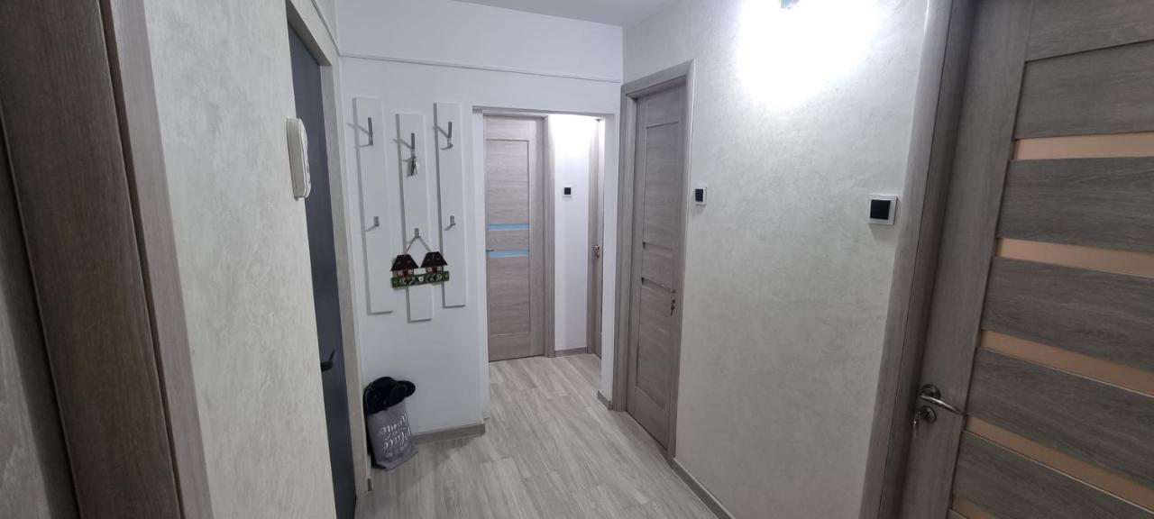 Ilona Apartament 3 Camere Râmnicu Vâlcea Екстериор снимка