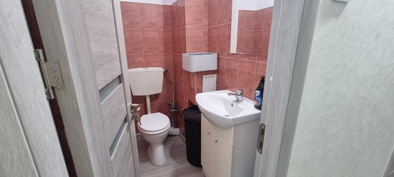 Ilona Apartament 3 Camere Râmnicu Vâlcea Екстериор снимка