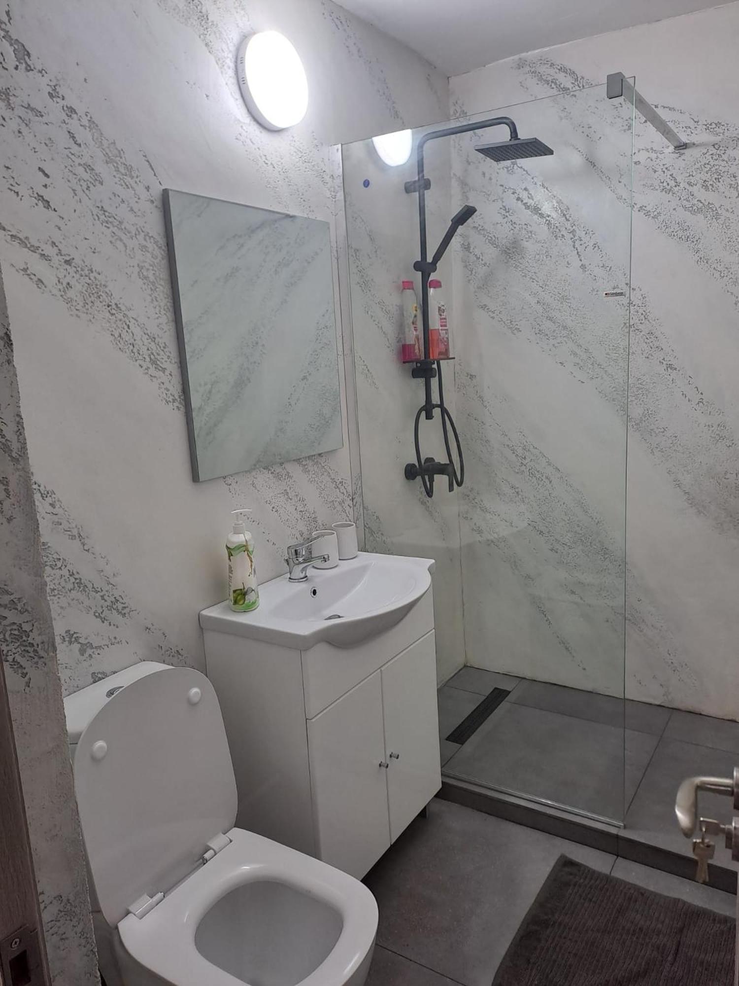 Ilona Apartament 3 Camere Râmnicu Vâlcea Екстериор снимка